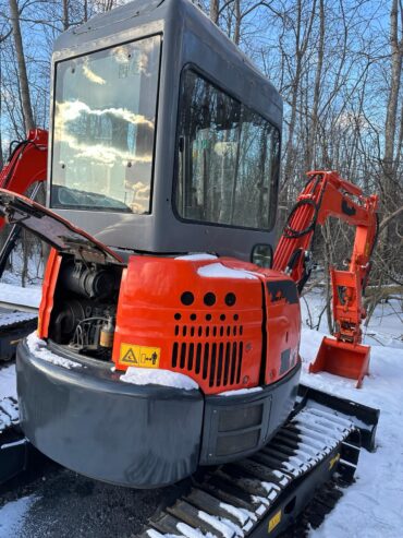 Hitachi ZX35U 3.5Ton excavator, 2013 model, new battery, Bucket capacity: 0.11cbm Power 21.2KW Includes thumb and quick connector