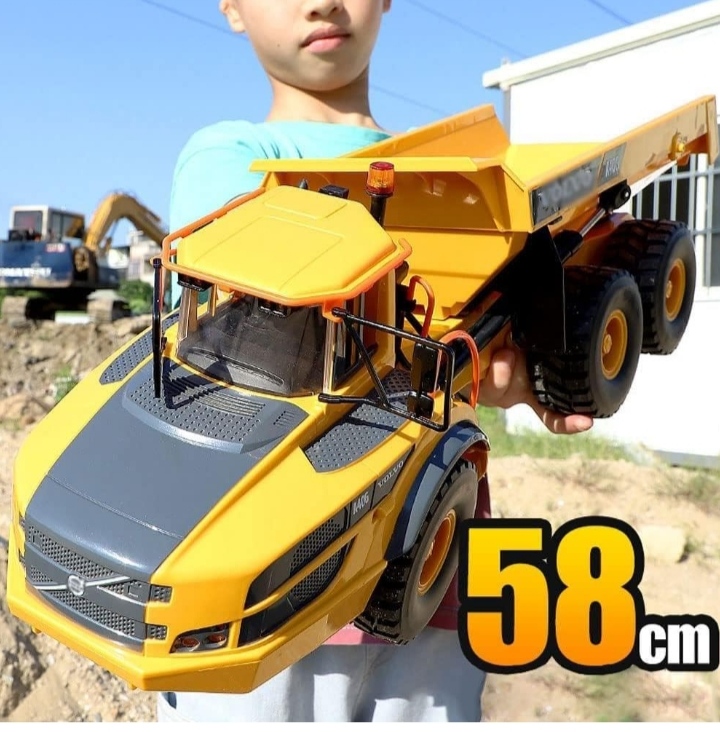 Dump truck