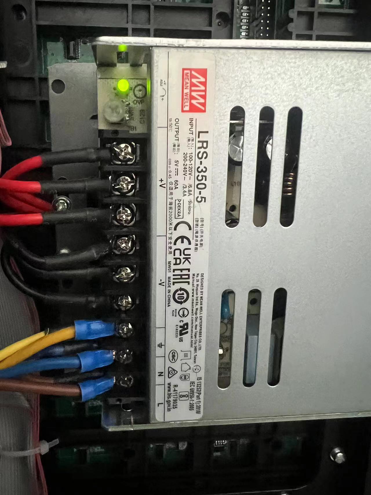 OUTDOOR/INDOOR P2.5 LED PANELS