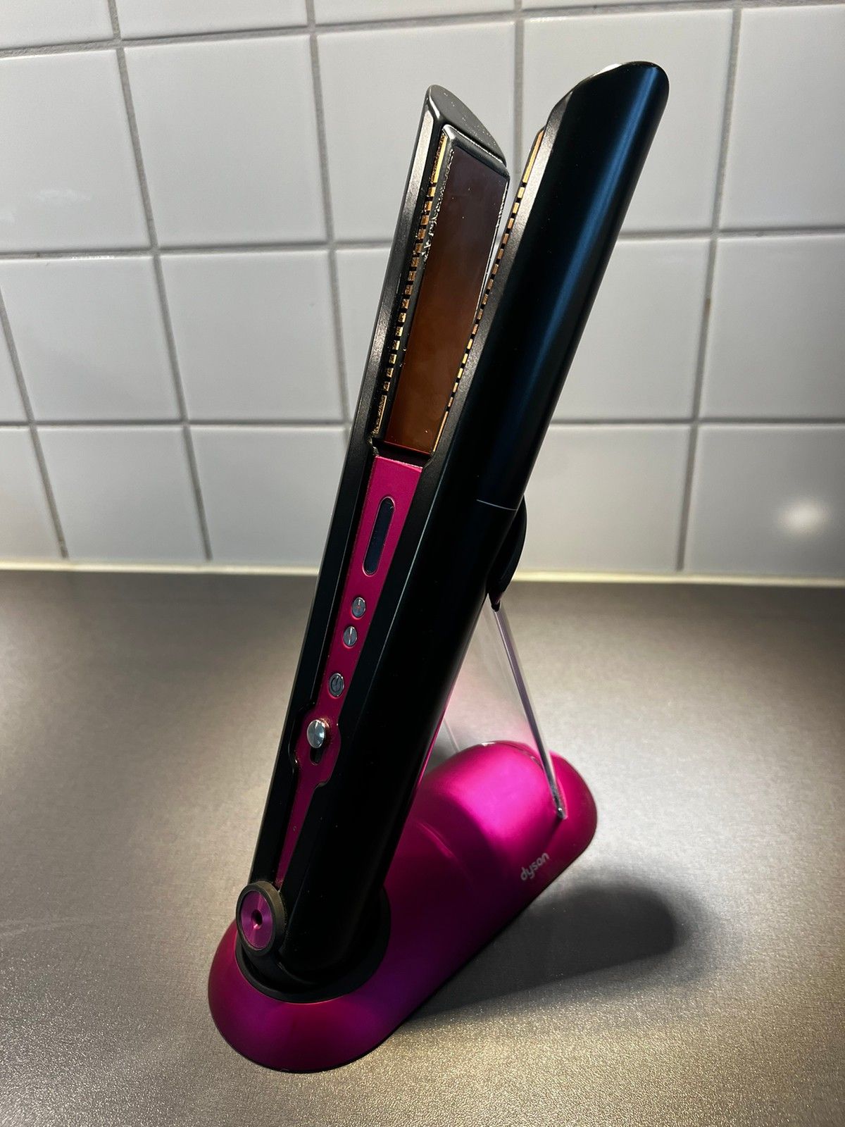 Dyson airwarp +dyson corrale