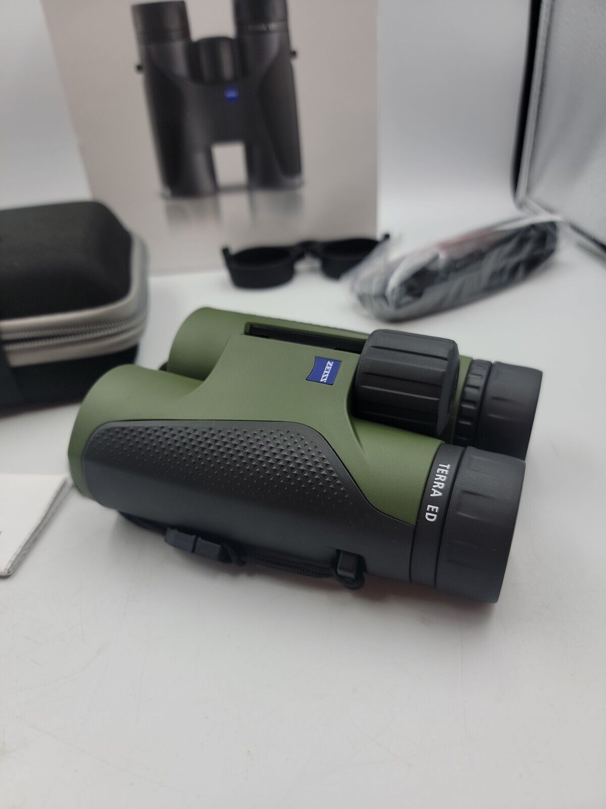 ZEISS Terra ED 10x 42 MM Binoculars Outdoor Green