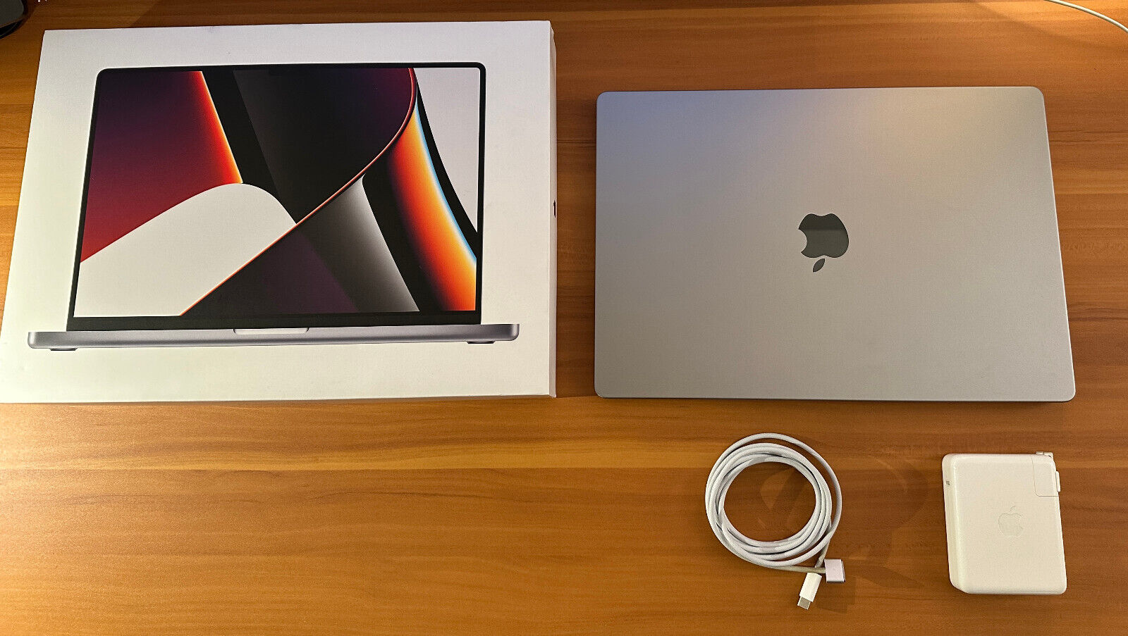 Apple Macbook M1 Pro 16″ 2021 10-core processor 16-core GPU 1 TB SSD 16 GB Ram Gray