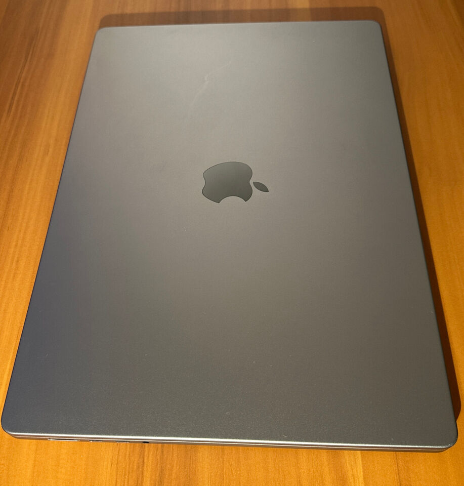 Apple Macbook M1 Pro 16″ 2021 10-core processor 16-core GPU 1 TB SSD 16 GB Ram Gray